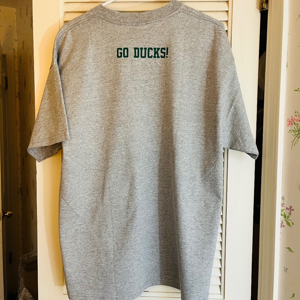Delta Pro Weight Oregon Ducks Heather Gray Tee Size XL NWOT - Picture 3 of 7